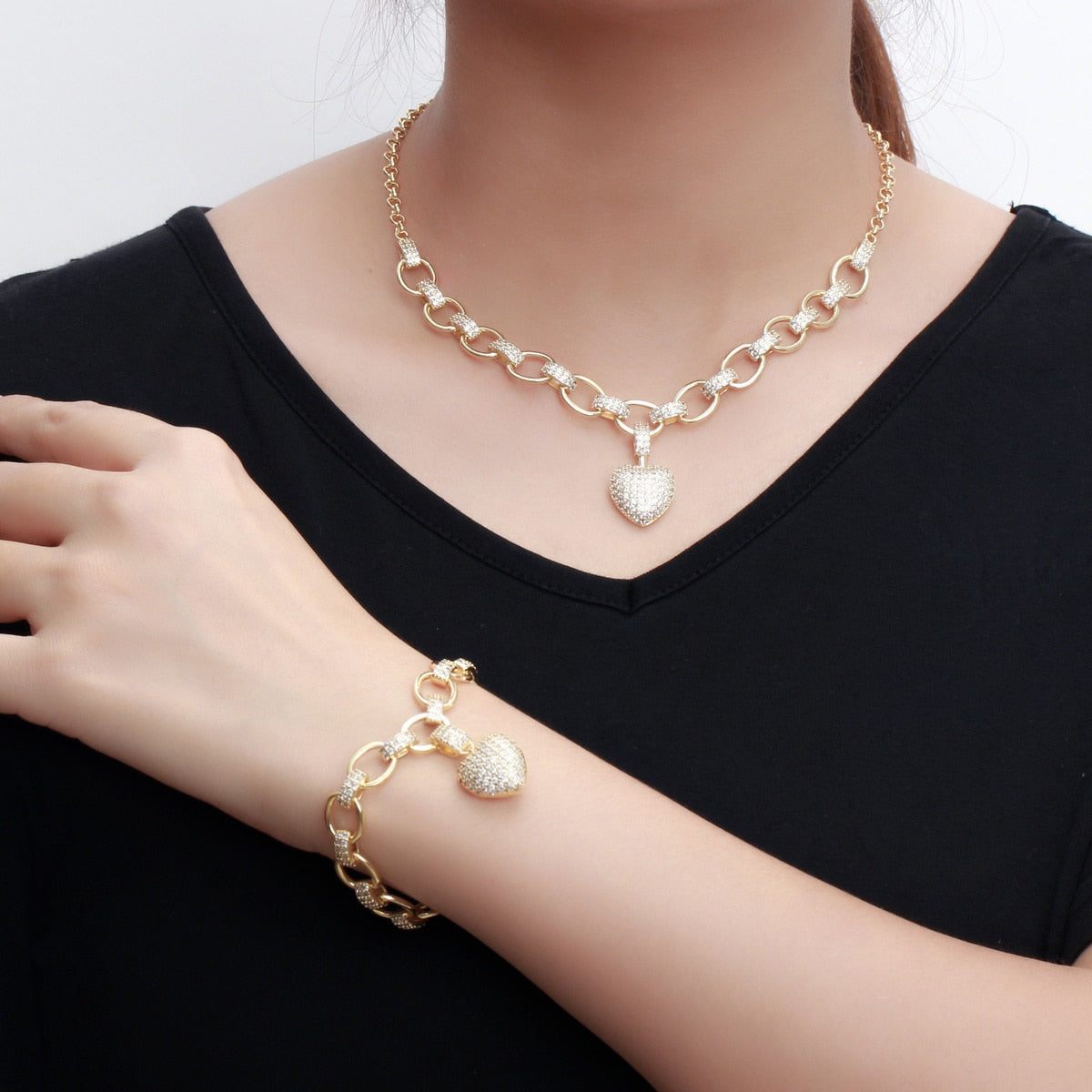 Cadena y Pulsera Incrustadas con Circonita